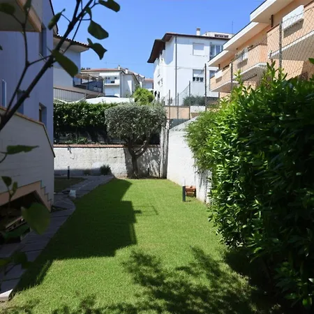 S041 - Sirolo, Trilocale Con Giardino E Garage 公寓 *